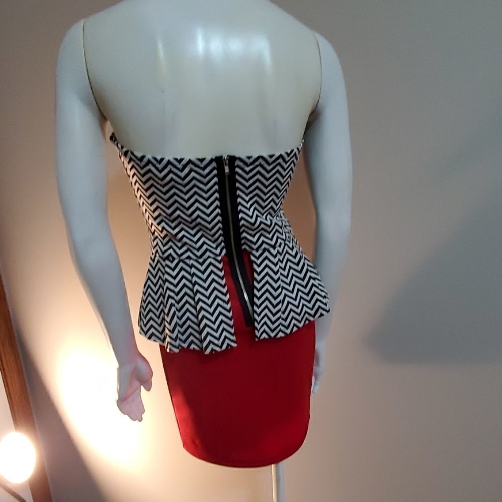 Style Rack Cheveron Strapless Dress (Small) - Picture 5 of 6
